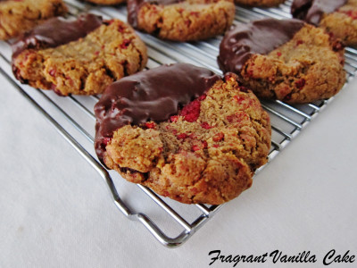 Hazelnut Raspberry Cookies