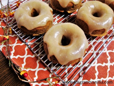 vegan-pumpkin-doughnuts-with-maple-glaze-1