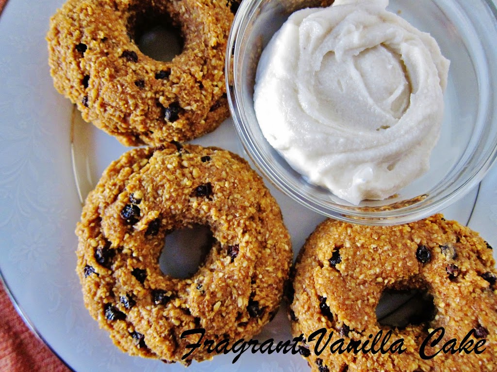 Raw Pumpkin Spice Oat Bagels with Maple Cinnamon Cream Cheese