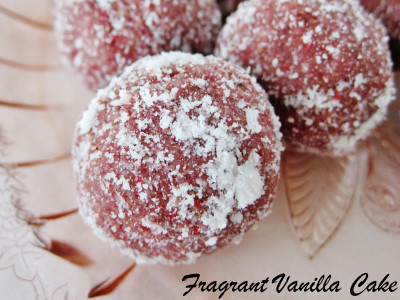 Raspberry Lemon Doughnut Holes 2