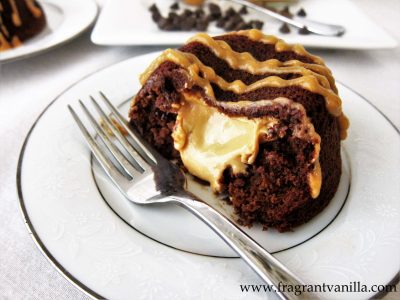 molten-pb-chocolate-cakes-1