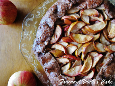 Vegan Crab Apple Rustic Tart with Gingerbread Crust 1