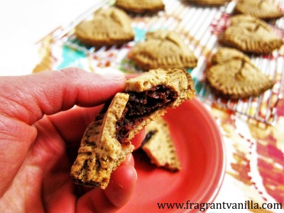 vegan-fig-and-raspberry-hand-pies