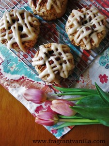 vegan cinnamon roll scones 1