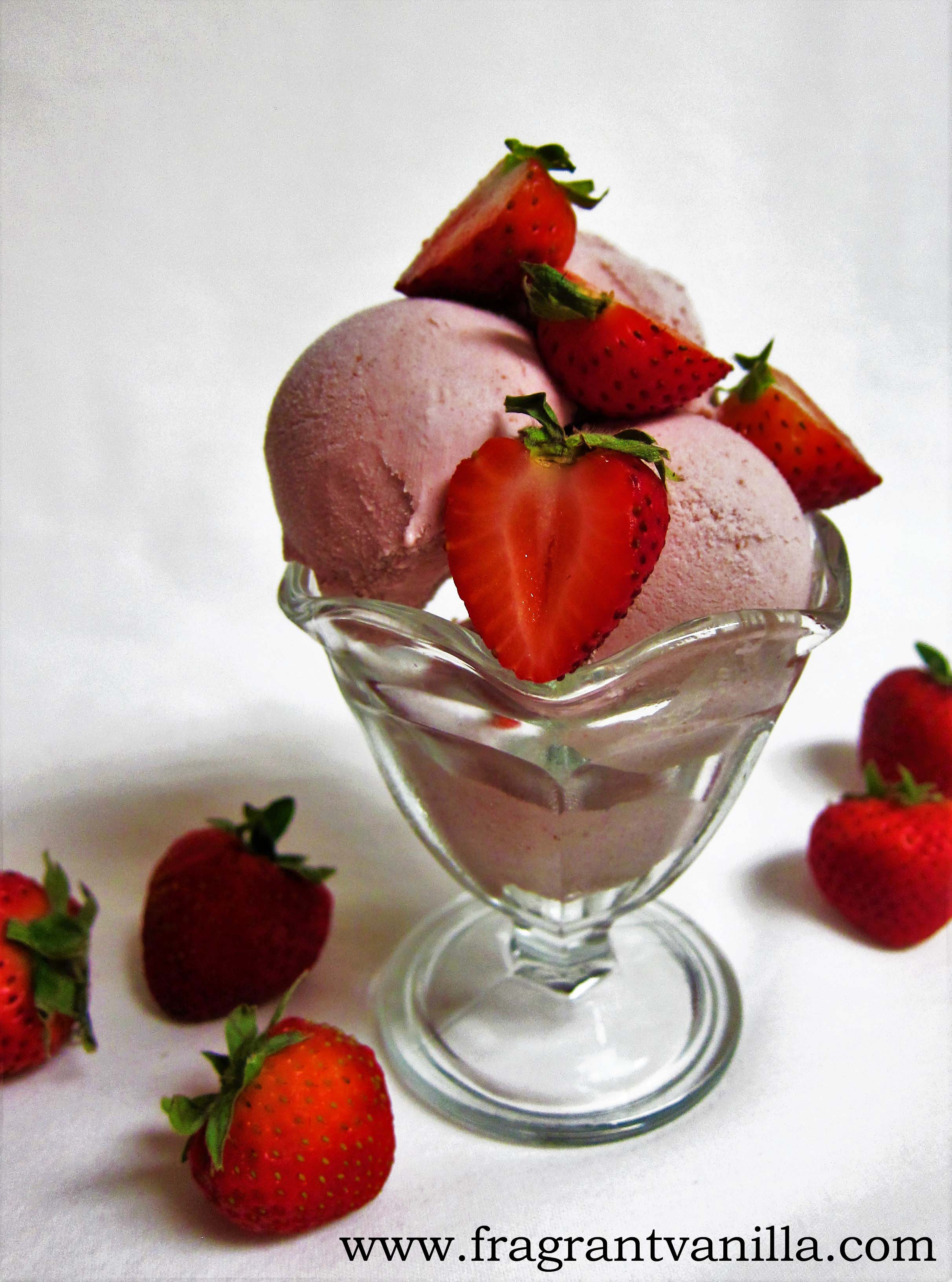 5 Ingredient Vegan Strawberry Cheesecake Ice Cream