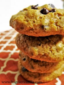 Vegan Pumpkin Spice Chocolate Chip Cookies 1