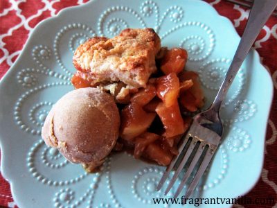 apple-cinnamon-cobbler-with-almond-biscuits-1