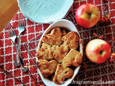 apple-cinnamon-cobbler-with-almond-biscuits-3