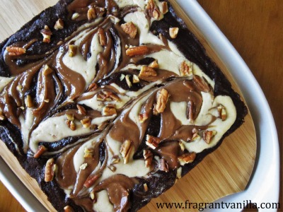 vegan-caramel-pecan-cheesecake-brownies-4