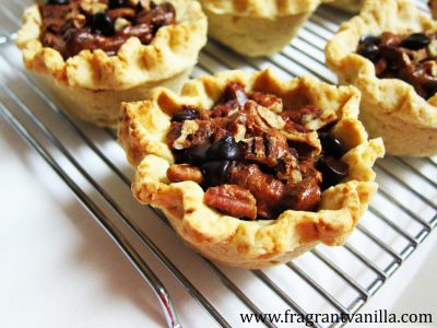 mini-chocolate-cinnamon-pecan-pies-1