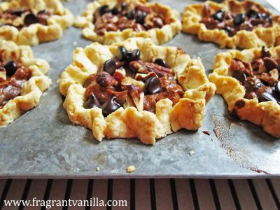 mini-chocolate-cinnamon-pecan-pies-3