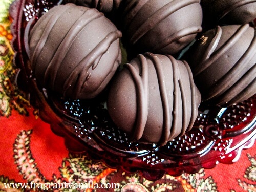 Vegan Chocolate Gingerbread Bourbon Balls | Fragrant Vanilla Cake