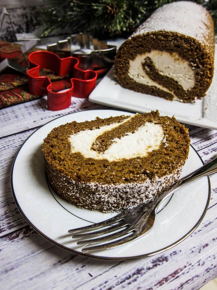 Vegan Gingerbread Roll Cake