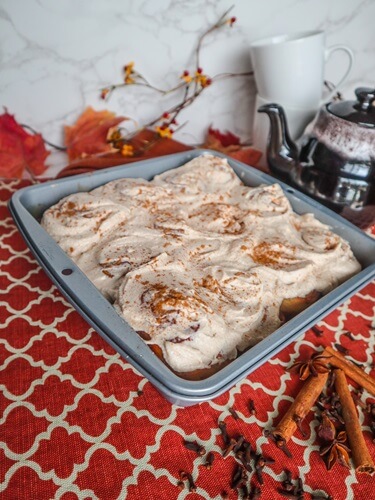 Vegan Chai Spiced Cinnamon Rolls