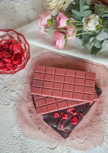 Vegan Strawberry Dark Chocolate Bars