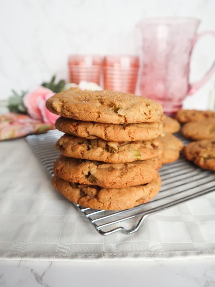 Vegan Rhubarb Cookies